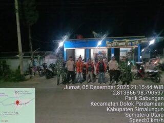 Patroli Siskamling Koramil 15/Dolok Pardamean Bersama Warga Wujudkan Lingkungan Aman Dan Kondusif