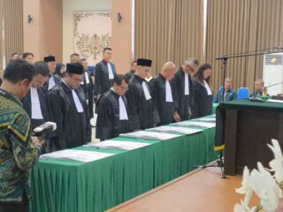 Sumpah Advokat GRATIS, Levina Etana Wijaya, S.H. Melalui FERADI WPI Di Pengadilan Tinggi Surabaya,& Bonus TOGA Advokat GRATIS