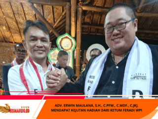 Adv. Erwin Maulana, S.H., C.PFW., C.MDF., C.JKJ. Mendapat Kejutan Hadiah Dari Ketum FERADI WPI