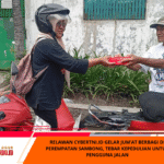 Relawan CyberTNI.id Gelar Jum’at Berbagi di Perempatan Sambong, Tebar Kepedulian untuk Pengguna Jalan
